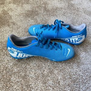 Nike boys’ soccer cleats